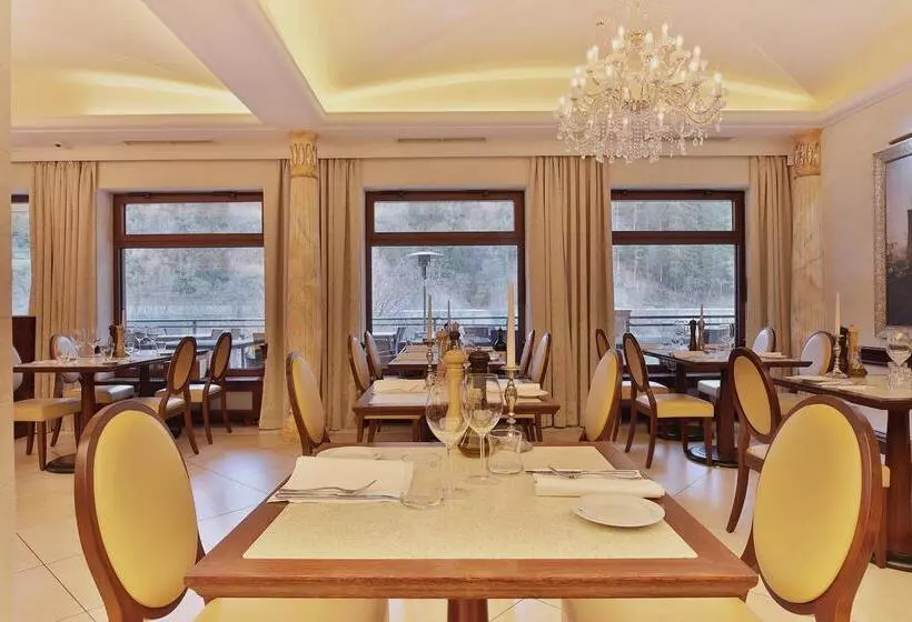 Fotos del hotel Retro Riverside Wellness Resort:  41