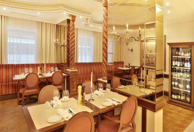 Fotos del hotel Retro Riverside Wellness Resort:  38