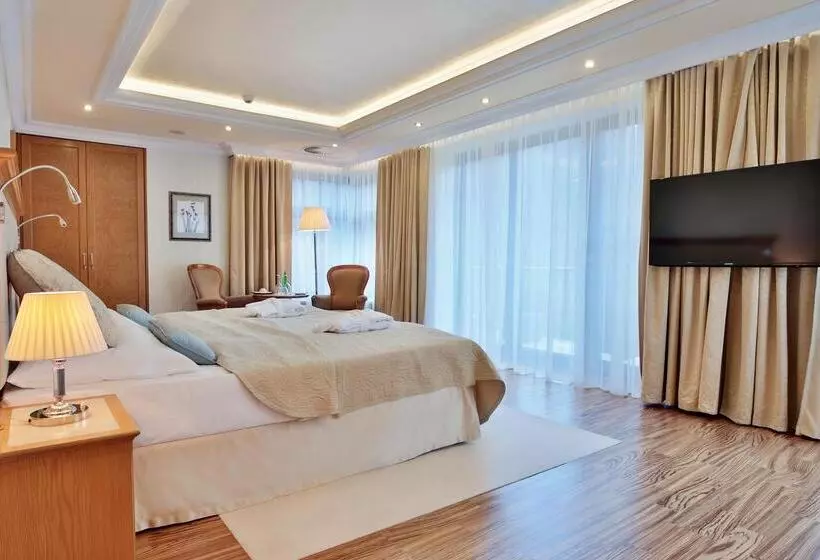 Fotos del hotel Retro Riverside Wellness Resort:  10