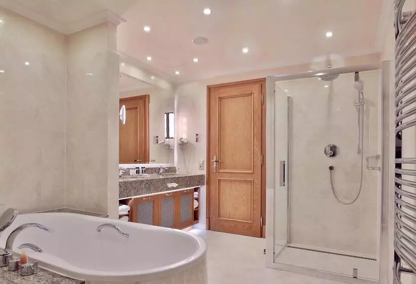 Fotos del hotel Retro Riverside Wellness Resort:  54