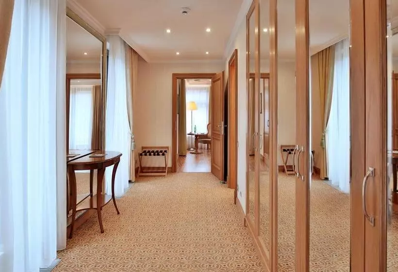 Fotos del hotel Retro Riverside Wellness Resort:  62