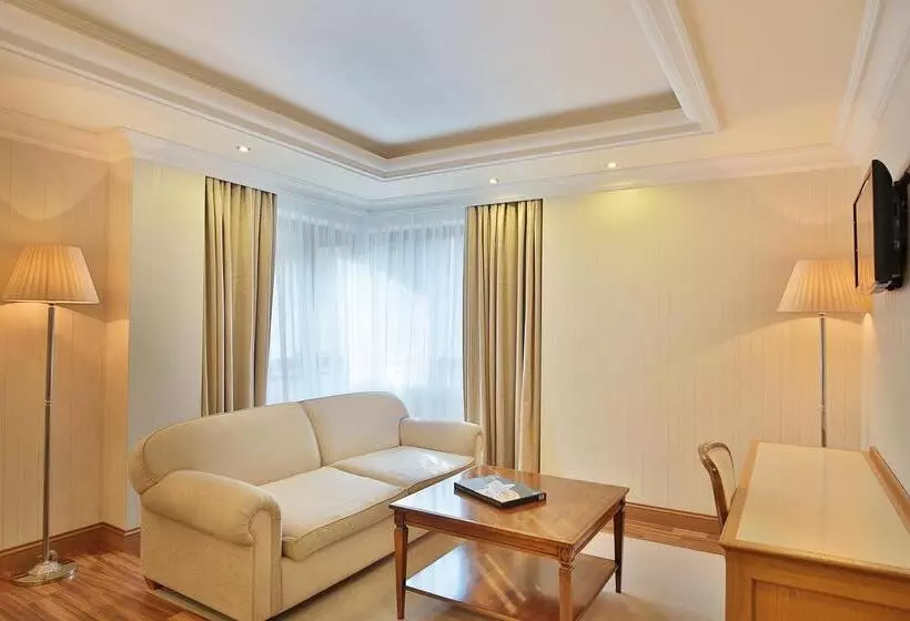 Fotos del hotel Retro Riverside Wellness Resort:  61