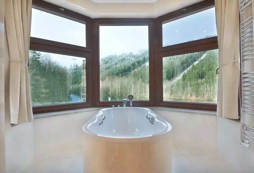 Fotos del hotel Retro Riverside Wellness Resort:  77