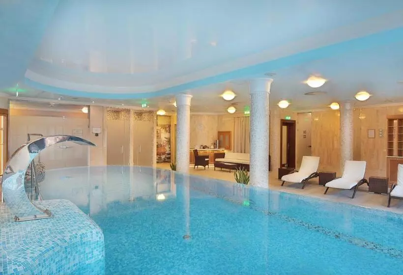 Fotos del hotel Retro Riverside Wellness Resort:  16