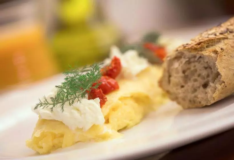 Fotos del hotel Retro Riverside Wellness Resort:  32