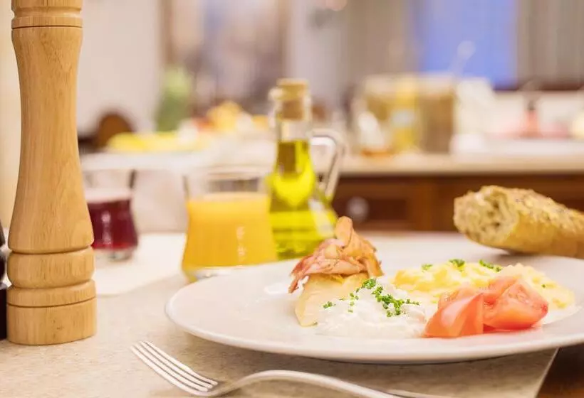 Fotos del hotel Retro Riverside Wellness Resort:  31