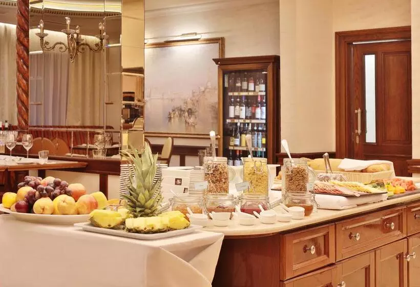 Fotos del hotel Retro Riverside Wellness Resort:  30