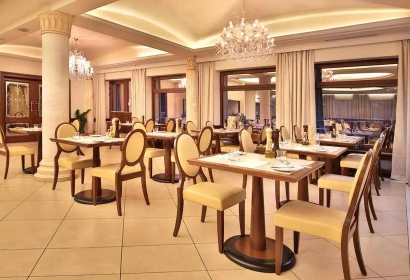 Fotos del hotel Retro Riverside Wellness Resort:  37