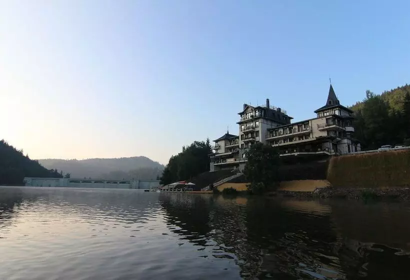 Fotos del hotel Retro Riverside Wellness Resort:  81