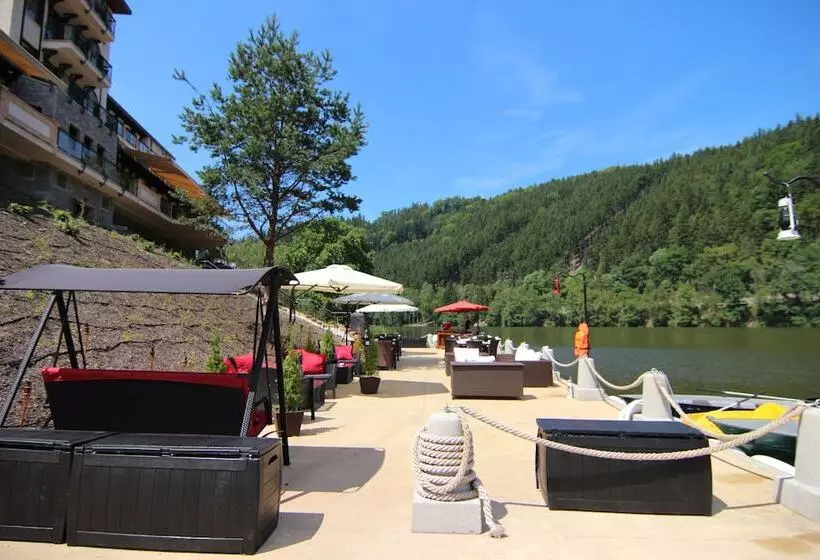 Fotos del hotel Retro Riverside Wellness Resort:  49