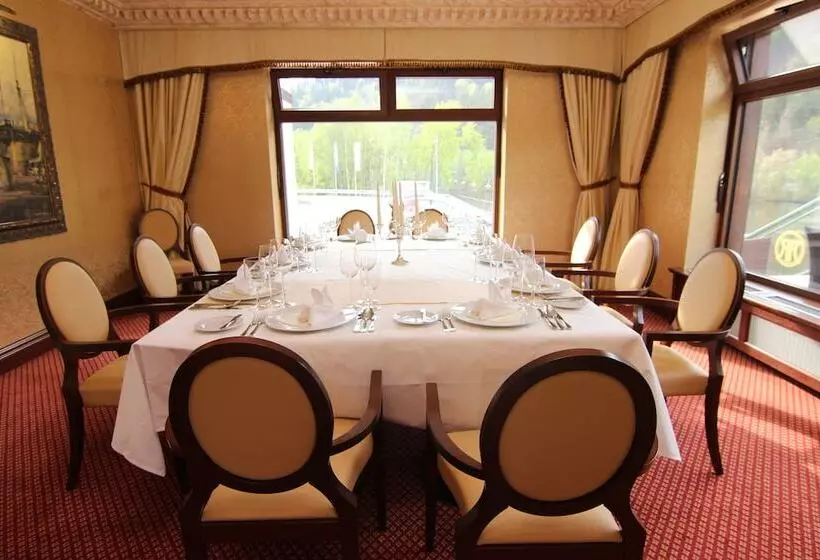 Fotos del hotel Retro Riverside Wellness Resort:  33