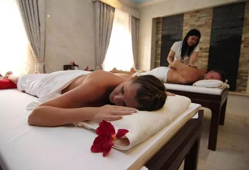 Fotos del hotel Retro Riverside Wellness Resort:  68