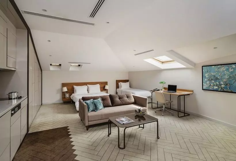 Fotos del hotel Upsuites:  7