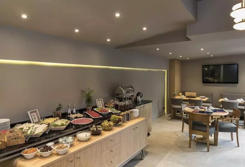 Fotos del hotel Upsuites:  3