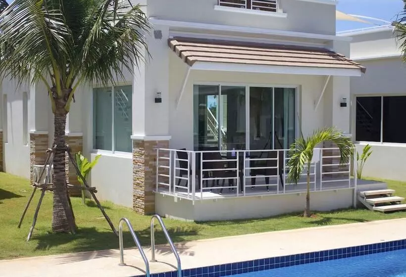 Fotos del hotel Oriental Beach Pearl Resort:  24