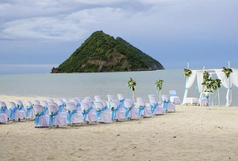 Fotos del hotel Oriental Beach Pearl Resort:  13