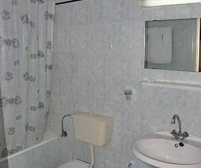 Fotos del hotel Paramonas:  5