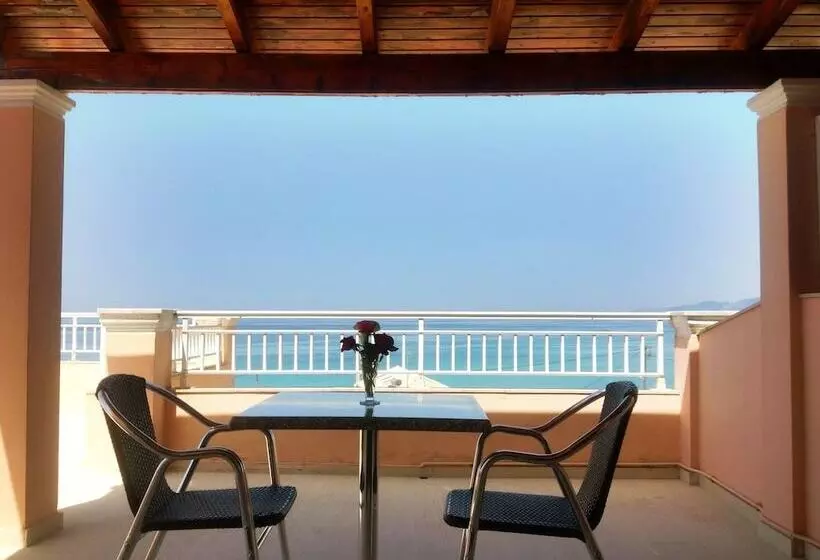 Fotos del hotel Paramonas:  14