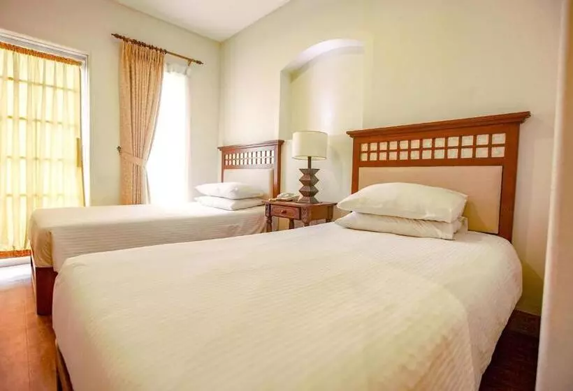 Fotos del hotel Emilia:  16