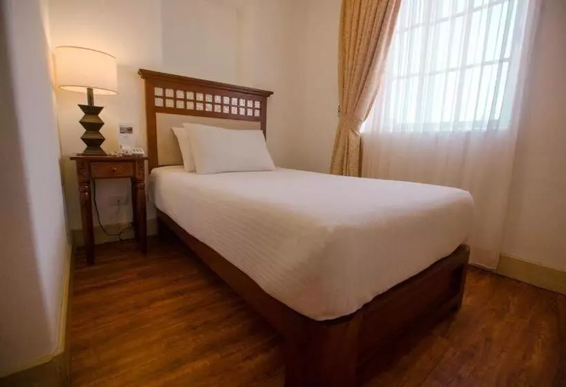 Fotos del hotel Emilia:  12