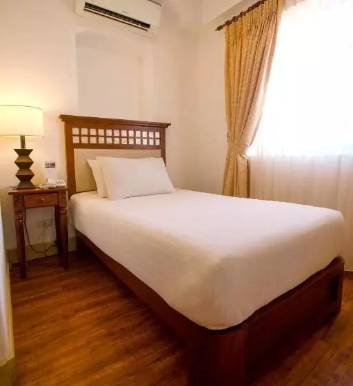 Fotos del hotel Emilia:  11