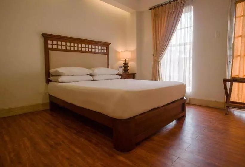 Fotos del hotel Emilia:  9