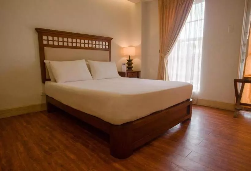 Fotos del hotel Emilia:  2