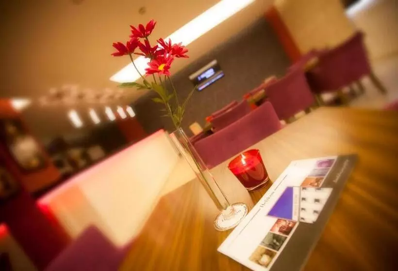 Fotos del hotel Helikon Business:  10