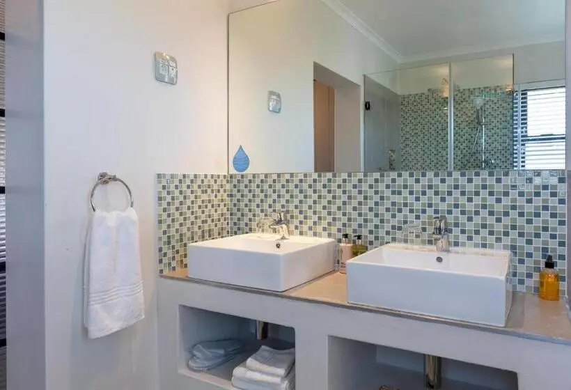 Fotos del hotel Whale Rock Luxury Lodge:  3