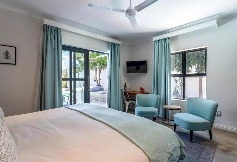 Whale Rock Luxury Lodge