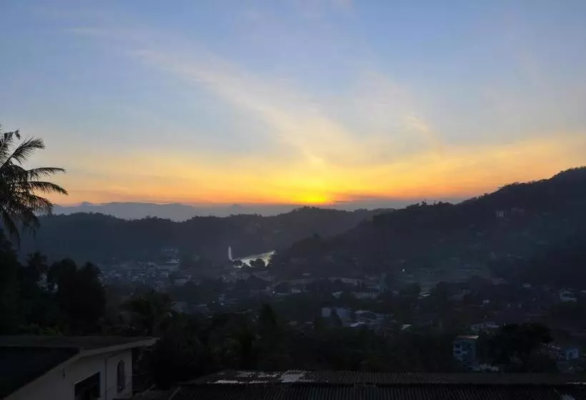 Fotos del hotel Amaara Sky  Kandy:  9