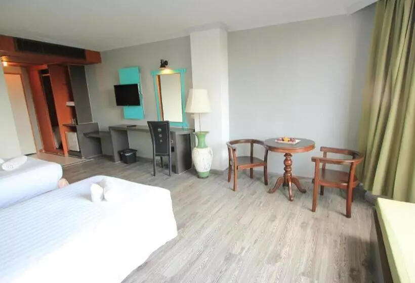 Fotos del hotel Thepnakorn:  6