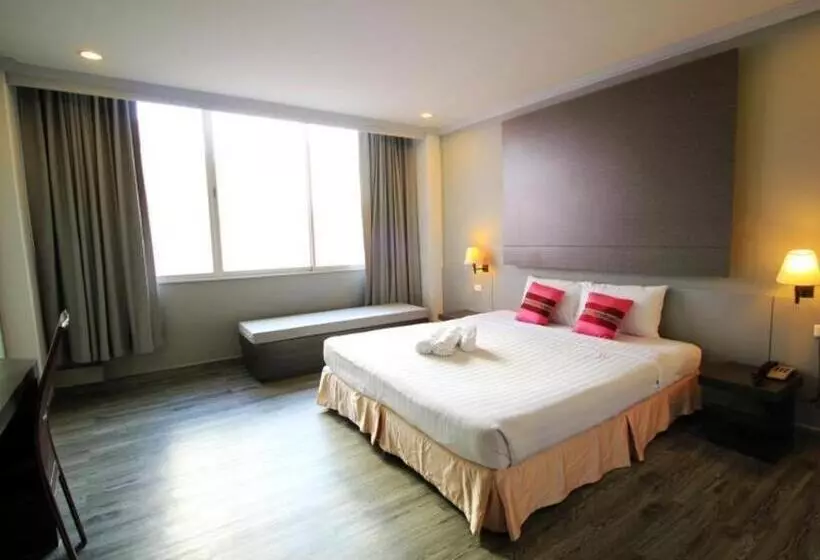 Fotos del hotel Thepnakorn:  8