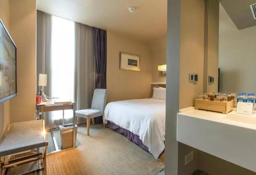 Shanghai Hongqiao Airport   Air China