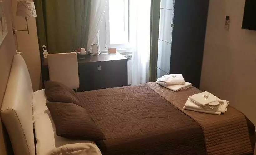 Fotos del hotel Mia Suites:  4