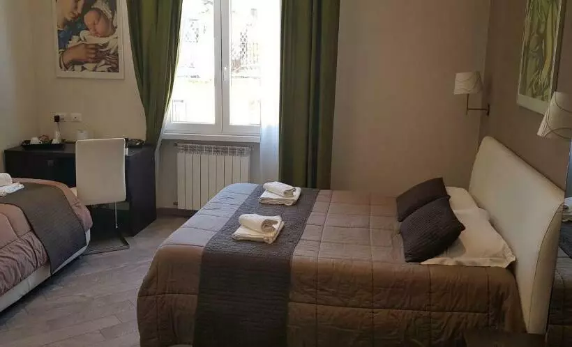 Fotos del hotel Mia Suites:  22