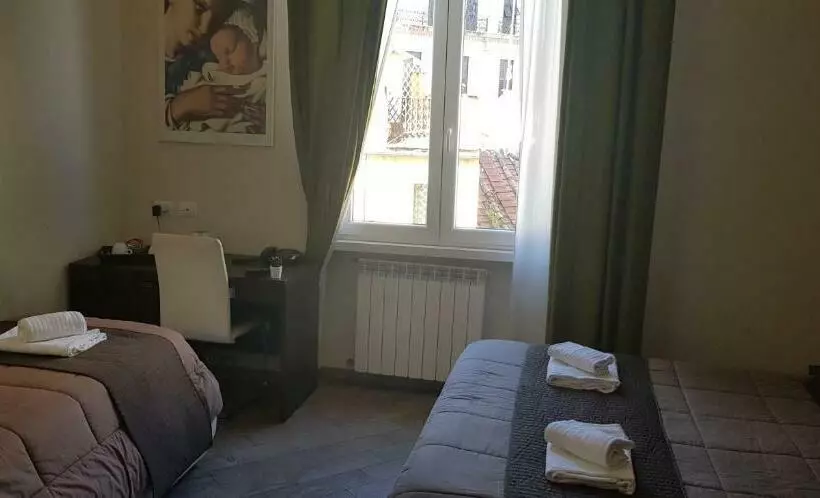 Fotos del hotel Mia Suites:  25