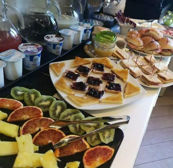 Fotos del hotel Mia Suites:  10