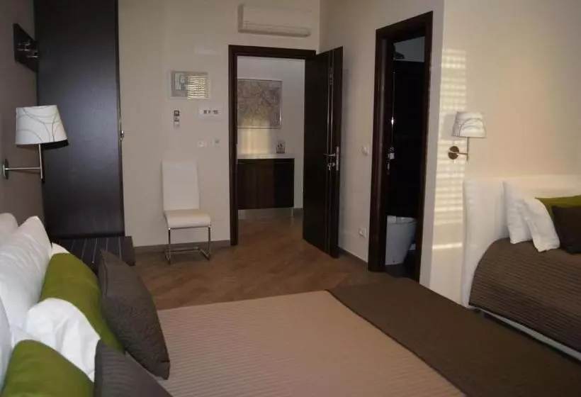 Fotos del hotel Mia Suites:  18