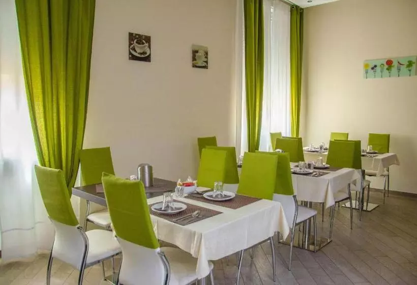 Fotos del hotel Mia Suites:  3