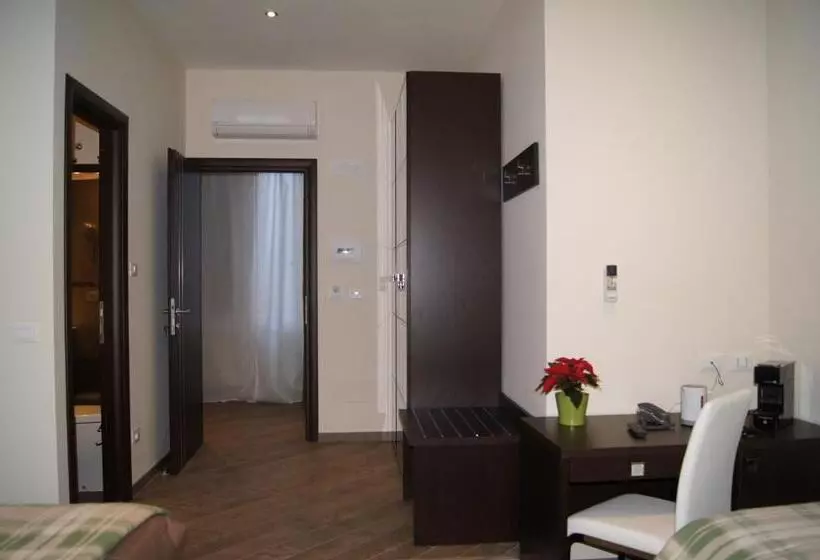 Fotos del hotel Mia Suites:  9