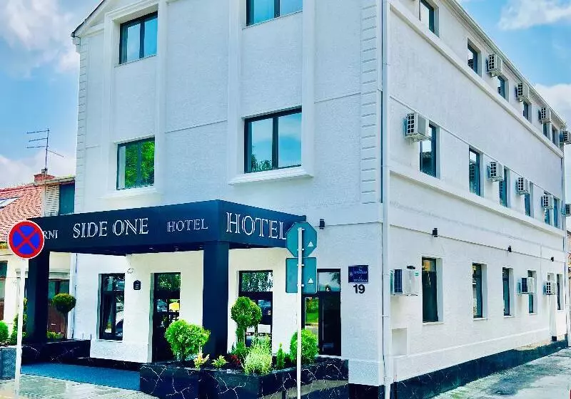 Side One Design Hotel Garni