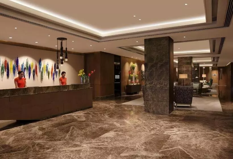 Fotos del hotel The Leela Ambience Convention Hotel Delhi:  5