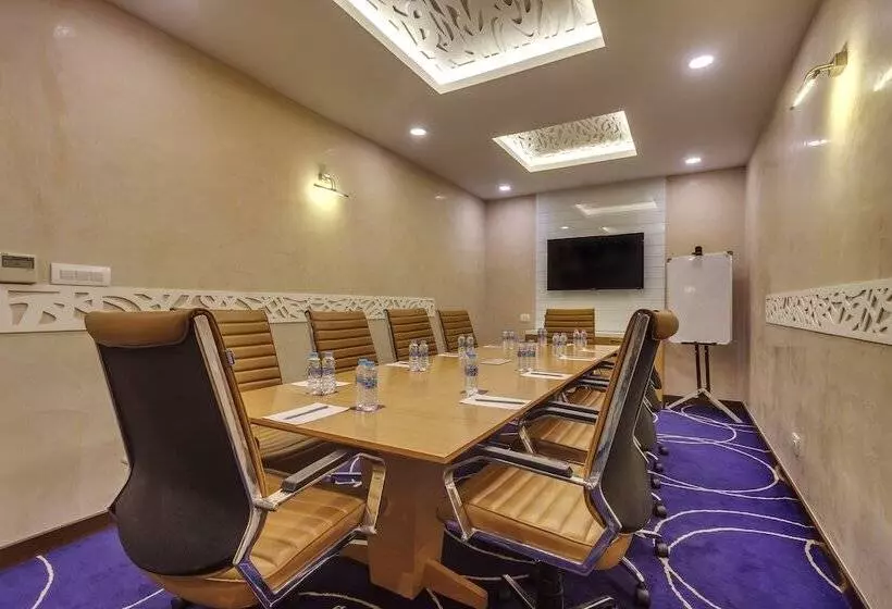 Fotos del hotel Tulip Inn West Delhi:  4