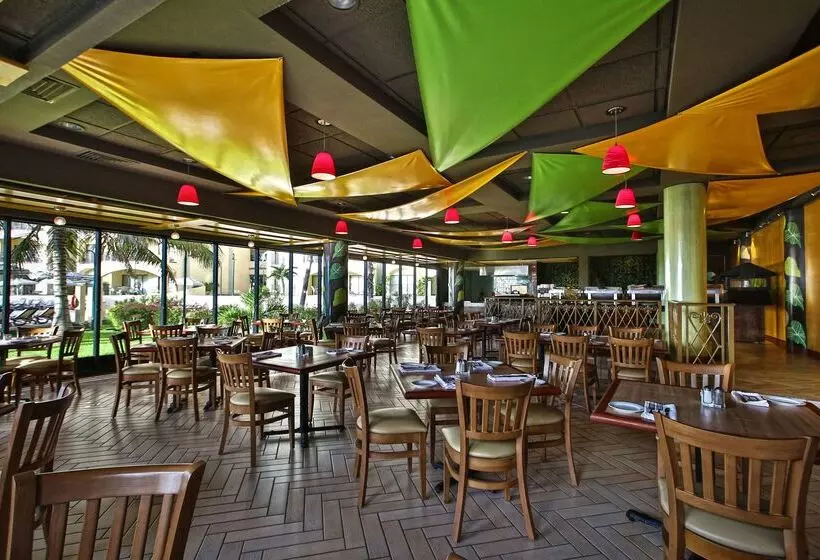 Fotos del hotel The Royal Islander – An All Suites Resort:  19