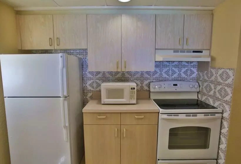 Fotos del hotel The Royal Islander – An All Suites Resort:  8