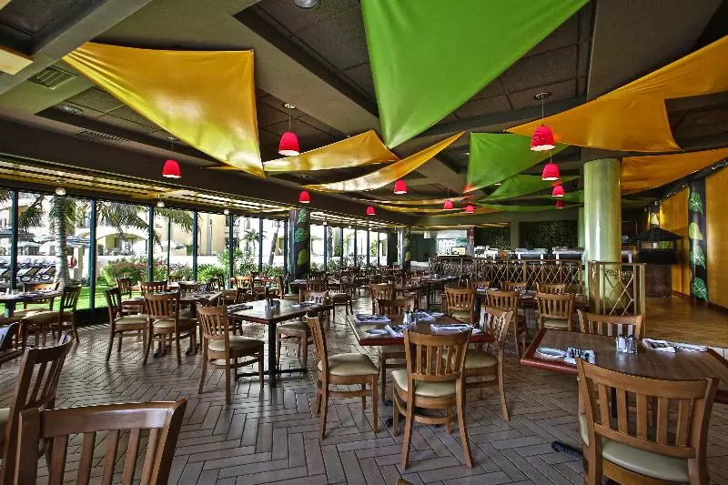 Fotos del hotel The Royal Islander – An All Suites Resort:  24