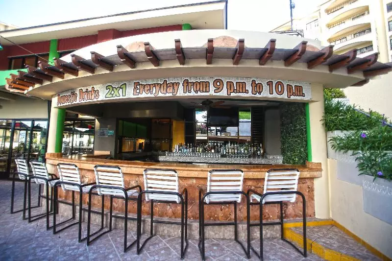 Fotos del hotel The Royal Islander – An All Suites Resort:  6