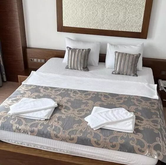 Fotos del hotel Turiya:  2