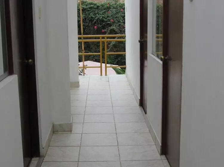 Fotos del hotel Hostal Las Palmeras Inn:  2